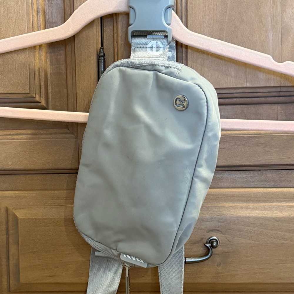lululemon athletica women's Fanny pack / cross body